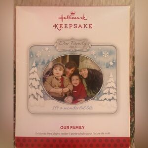 Hallmark Keepsake 2013 Family Photo Ornament - new in box